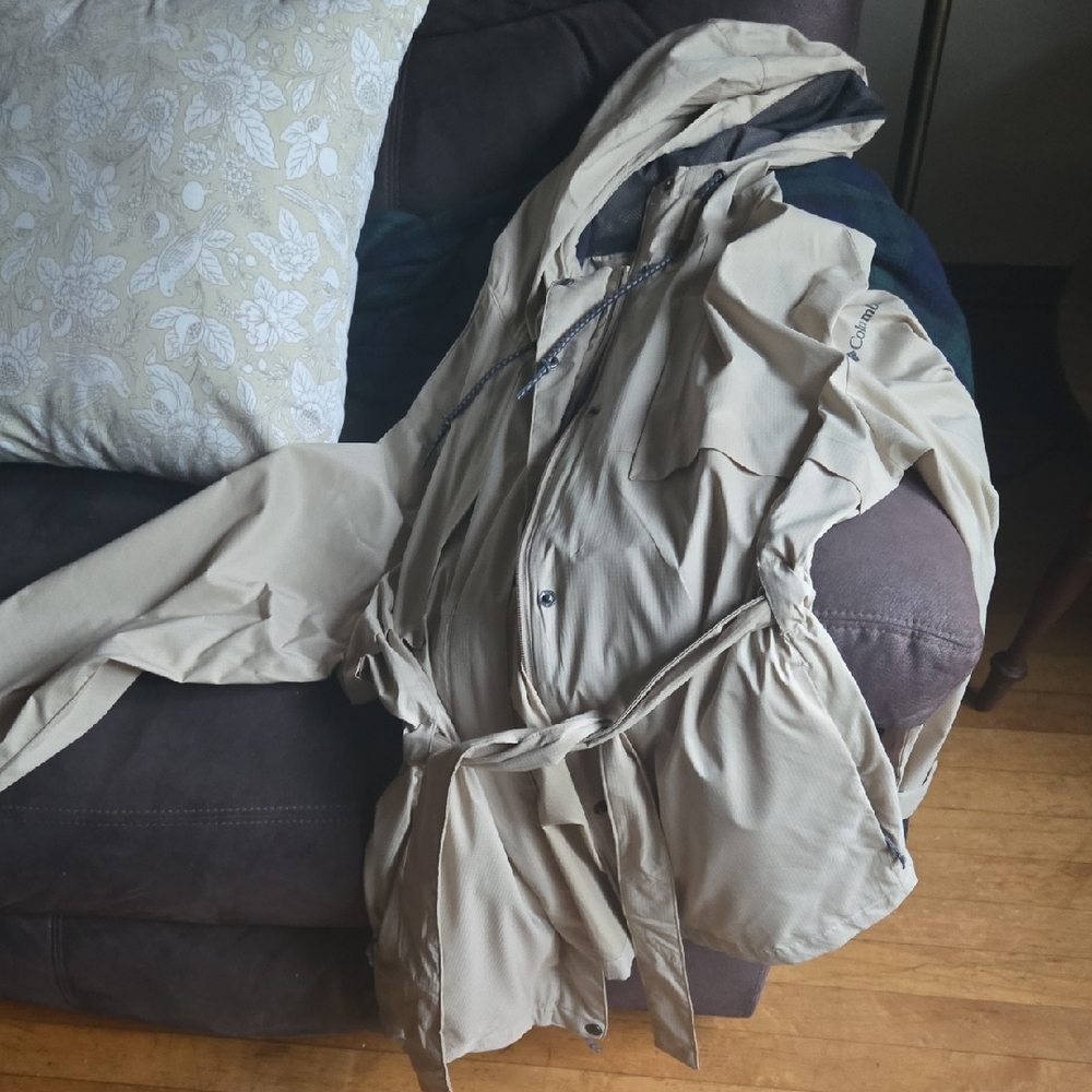 Columbia Light Tan Hooded Trenchcoat with Zipper & Belt